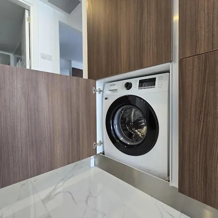 Grand Sapphire Luxury Two Bedroom Apartman Trikomo