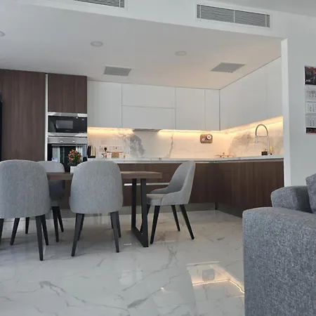 Grand Sapphire Luxury Two Bedroom *
