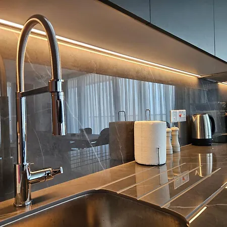 Grand Sapphire Luxury Two Bedroom Apartman