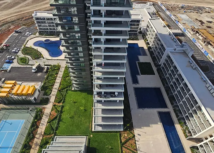 Grand Sapphire Luxury Two Bedroom Apartmán Trikomo