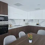 Grand Sapphire Luxury Two Bedroom Apartment Trikomo