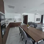 Apartamento Grand Sapphire Luxury Two Bedroom *