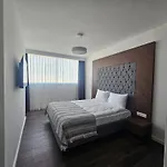 Grand Sapphire Luxury Two Bedroom Apartment Trikomo