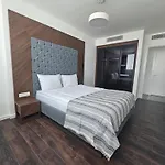 Apartmán Grand Sapphire Luxury Two Bedroom Trikomo