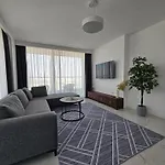 Grand Sapphire Luxury Two Bedroom Apartment Trikomo
