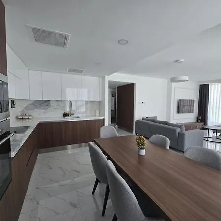 Grand Sapphire Luxury Two Bedroom A284 *