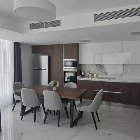Grand Sapphire Luxury Two Bedroom * Trikomo