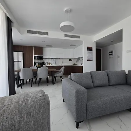 Grand Sapphire Luxury Two Bedroom Lejlighed *