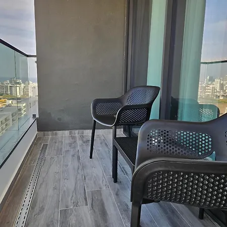 Apartment Grand Sapphire Luxury Two Bedroom Trikomo