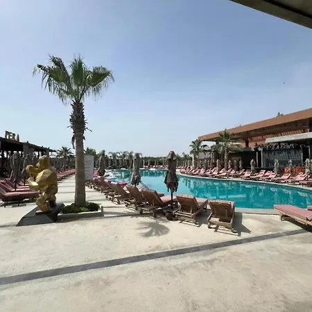 Grand Sapphire Luxury Two Bedroom *
