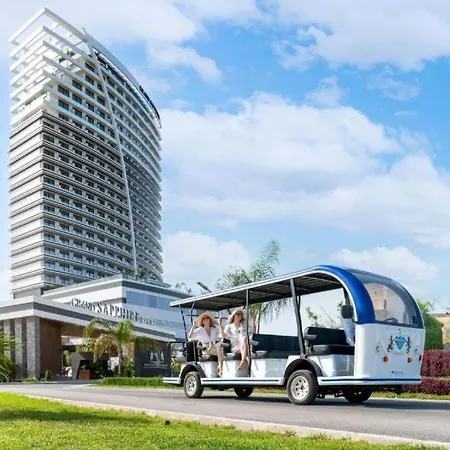 Grand Sapphire Luxury Two Bedroom * Trikomo