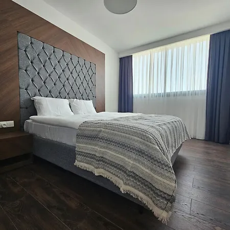 Grand Sapphire Luxury Two Bedroom 아파트 Trikomo