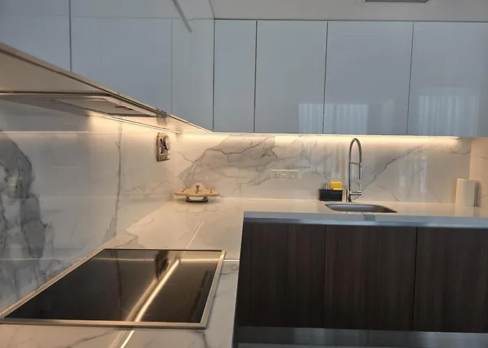 Grand Sapphire Luxury Two Bedroom דירה *