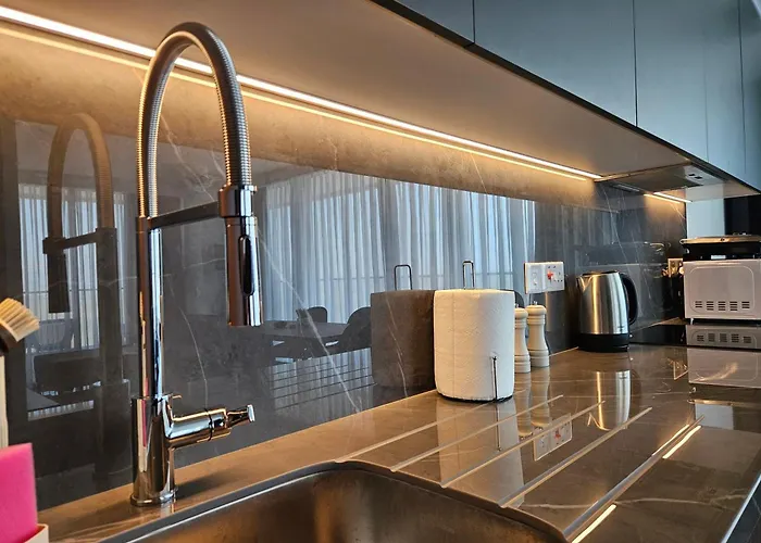 Grand Sapphire Luxury Two Bedroom דירה