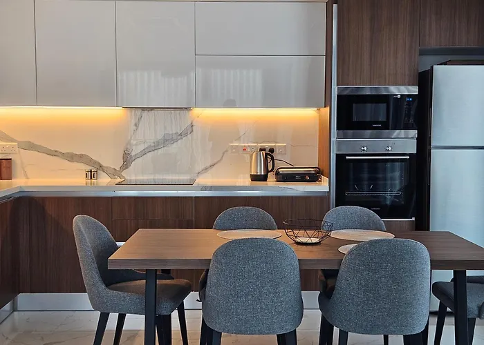 Grand Sapphire Luxury Two Bedroom דירה *