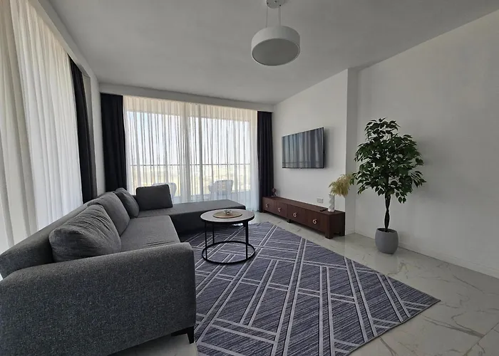 Grand Sapphire Luxury Two Bedroom Appartement Trikomo
